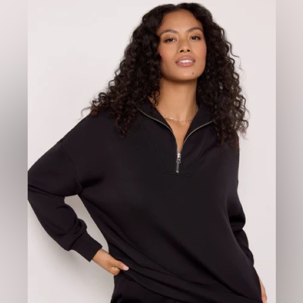 Varley Clearwood Half Zip Pullover in Black Sweatshirt